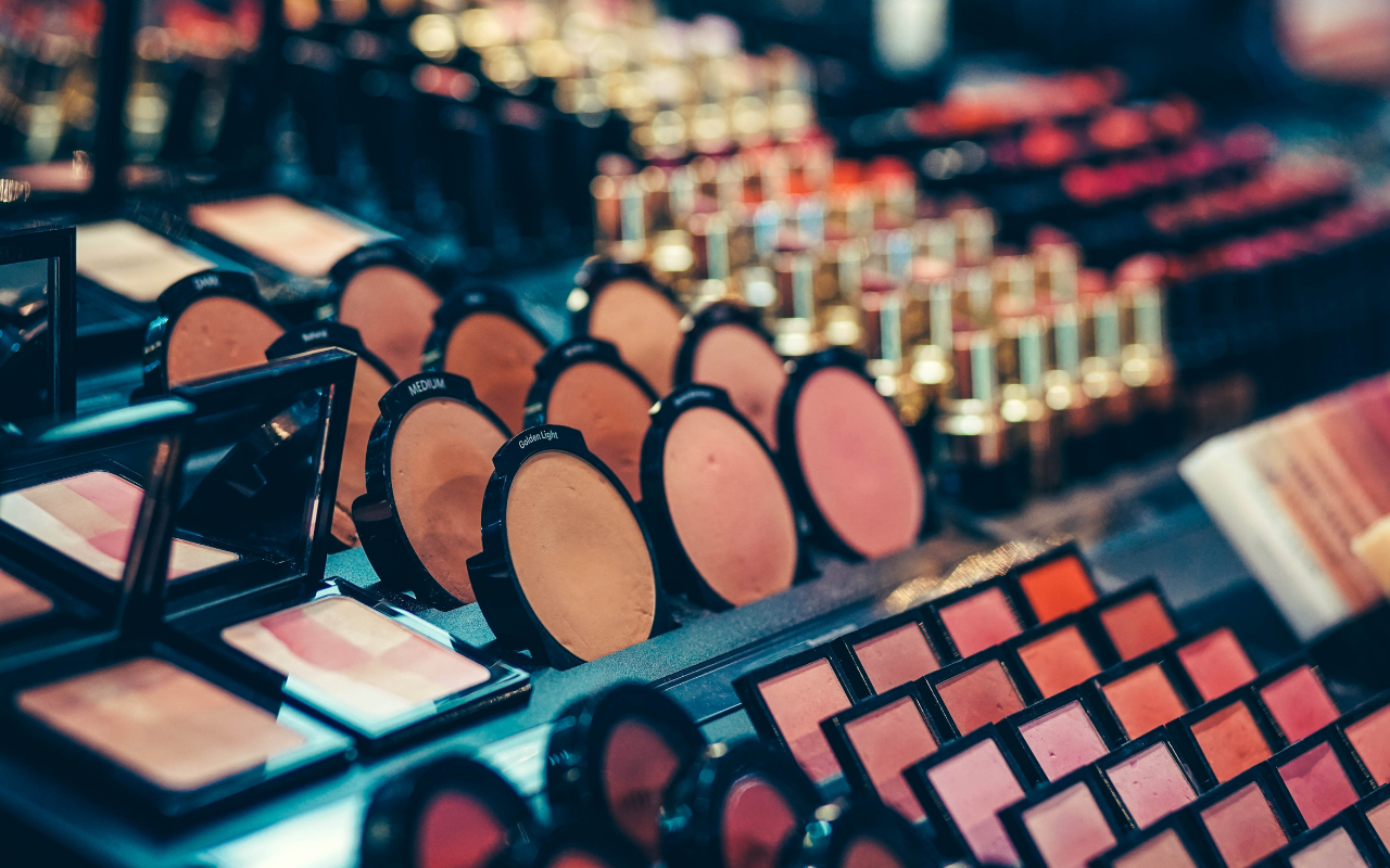 Aletur-azienda-settori-ecommerce-cosmetici Negozi online di cosmesi professionale ed estetiste